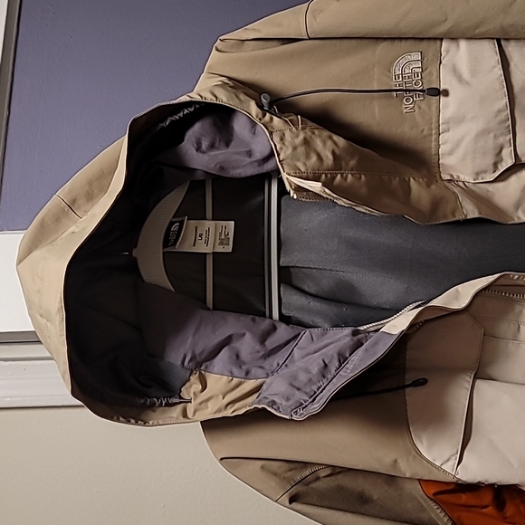 The north face hyvent shell - Picture 7 of 8